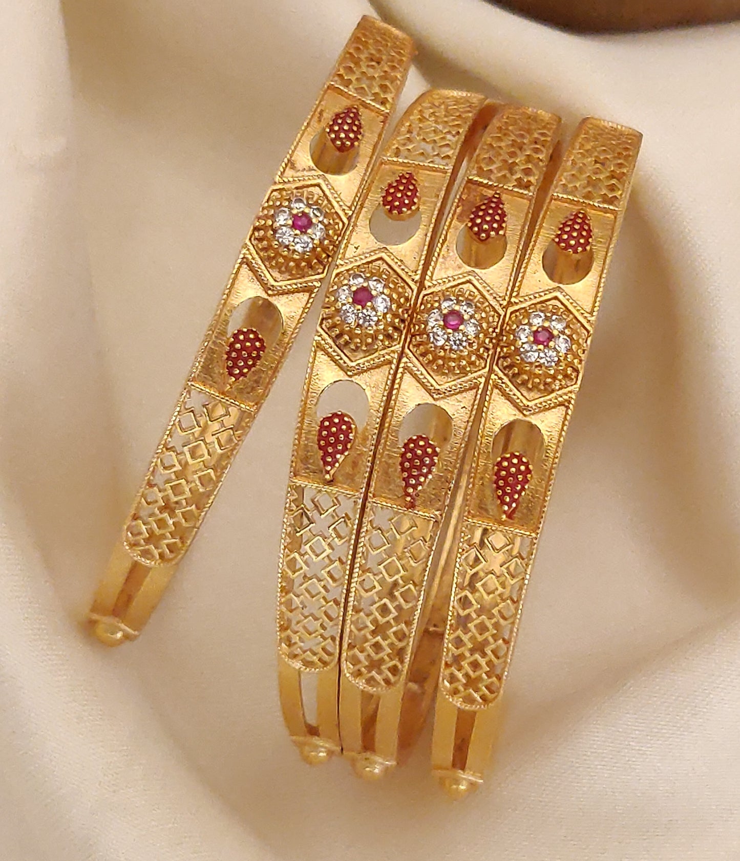 Flovars with Red and White Color Daimond Bangles